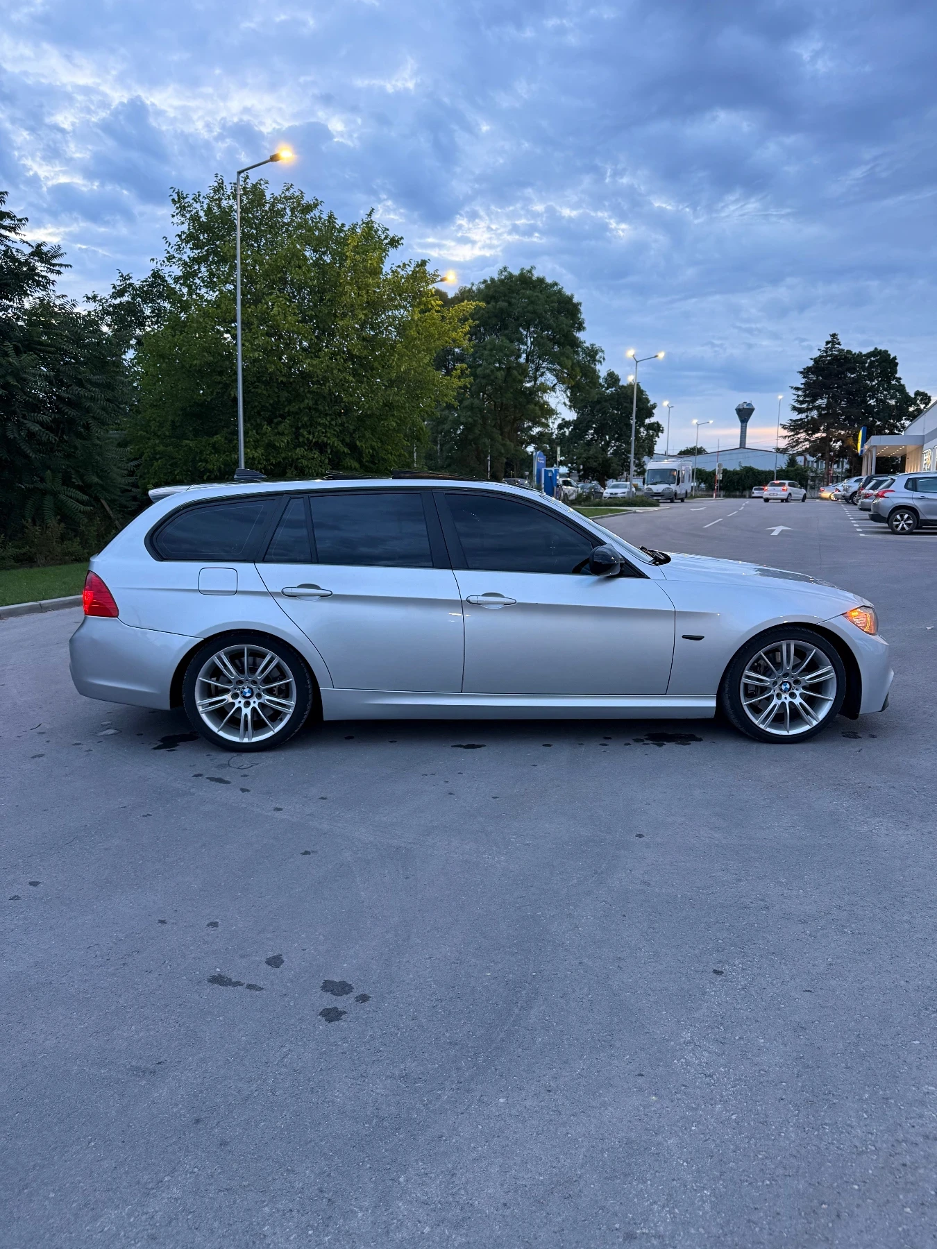 BMW 330, снимка 5 - Автомобили и джипове - 55413591