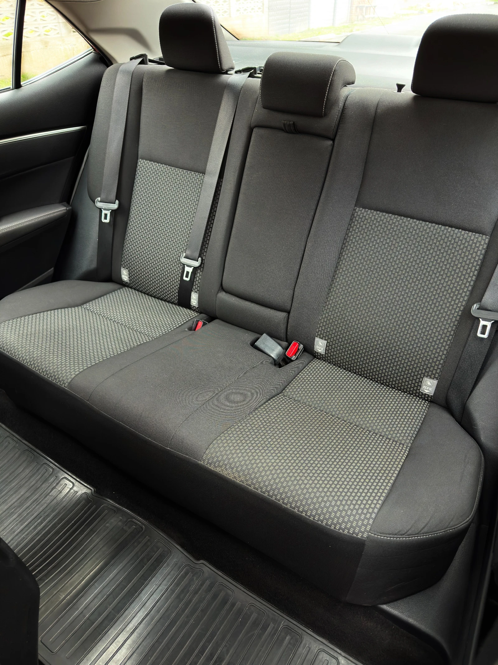 Toyota Corolla 1.6 Valvematic, снимка 9 - Автомобили и джипове - 55563838