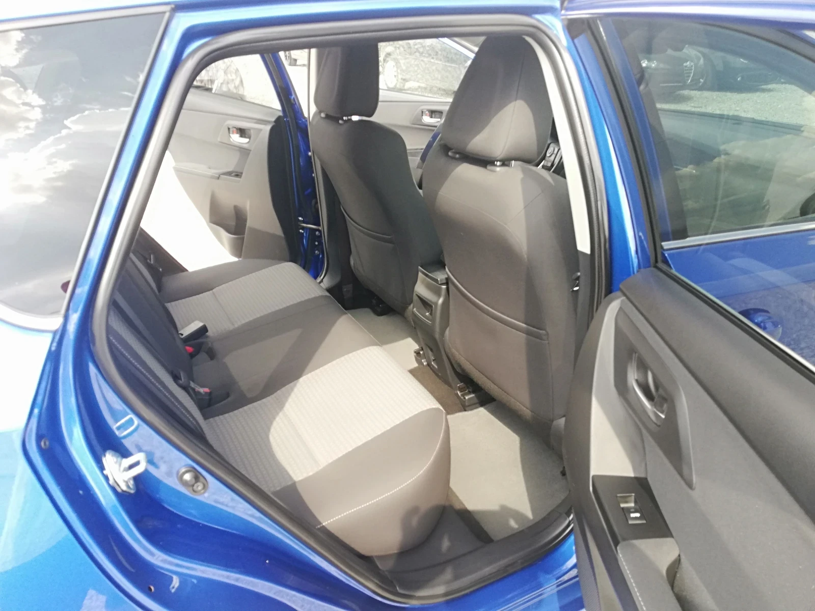 Toyota Auris 1.6D4D KLI KAMERA, снимка 11 - Автомобили и джипове - 55832758