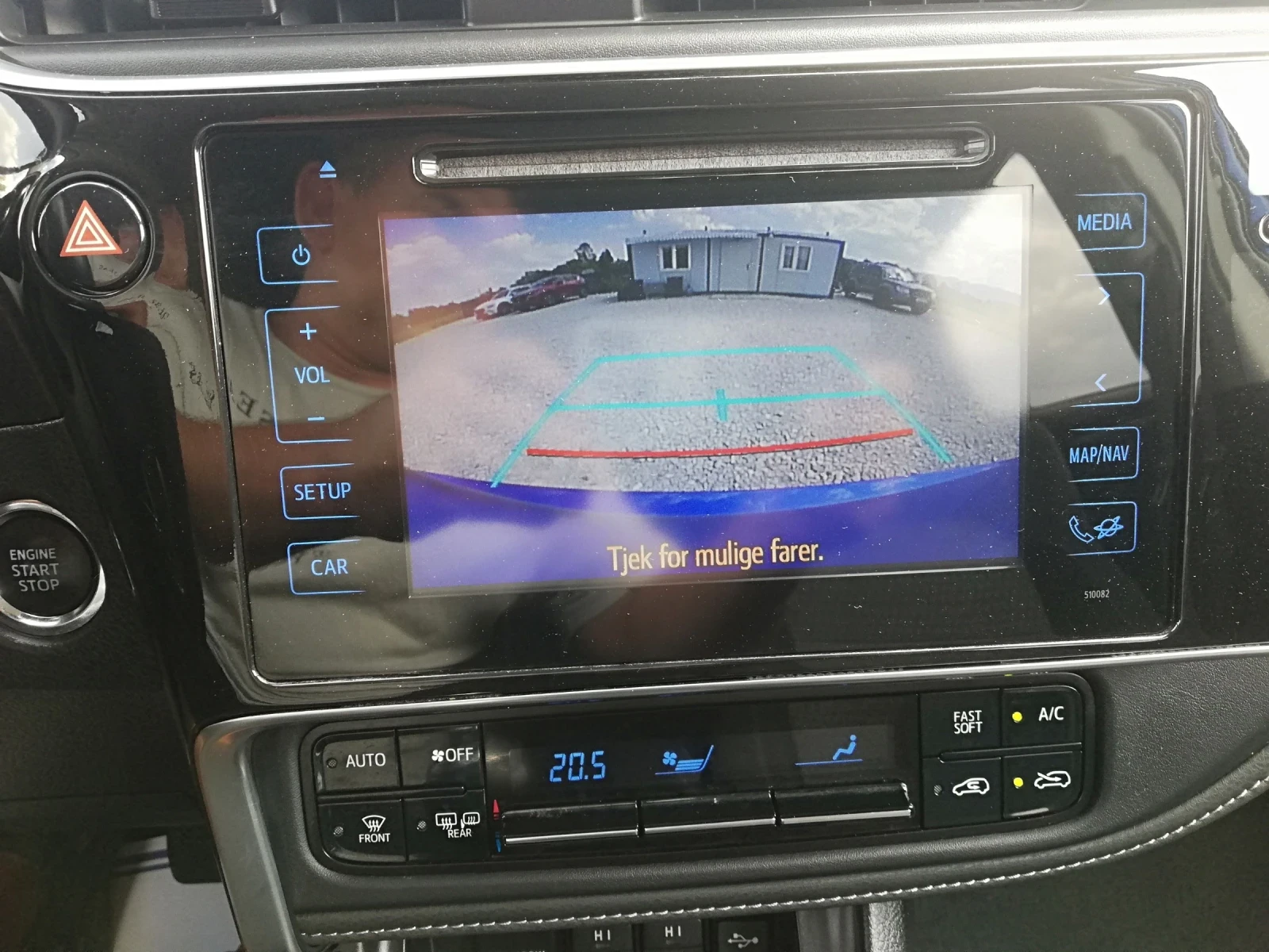 Toyota Auris 1.6D4D KLI KAMERA, снимка 13 - Автомобили и джипове - 55832758