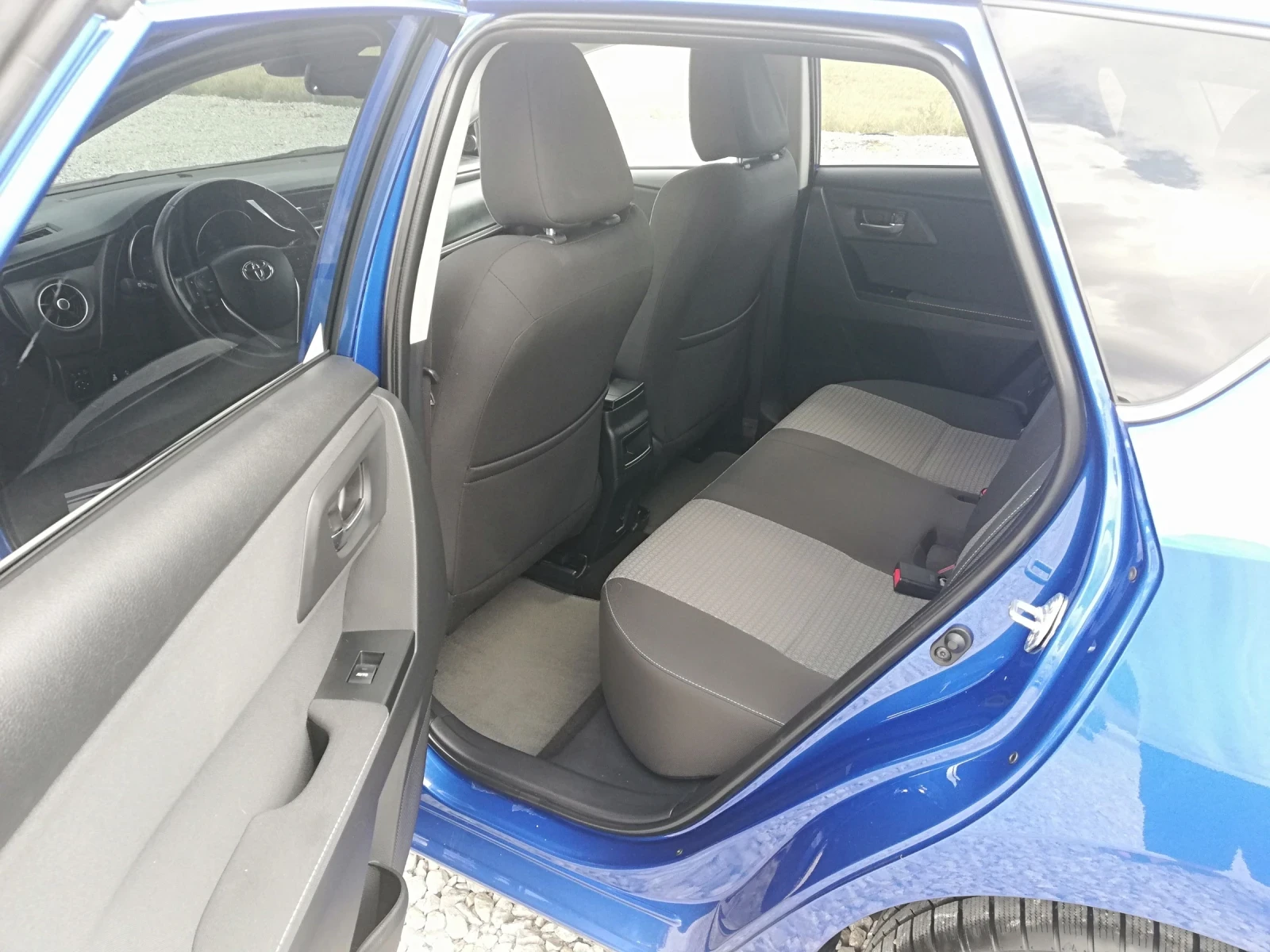 Toyota Auris 1.6D4D KLI KAMERA, снимка 10 - Автомобили и джипове - 55832758
