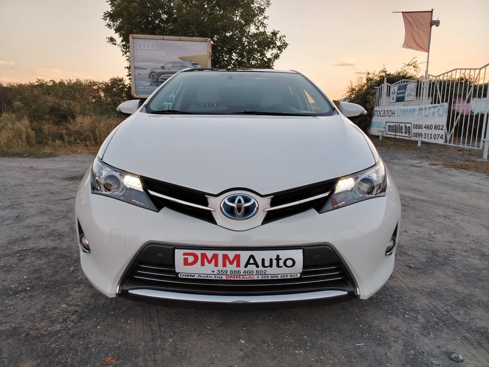 Toyota Auris PREMIUM / HYBRID / ПАНОРАМА / КОЖА / КАМЕРА, снимка 2 - Автомобили и джипове - 55838498
