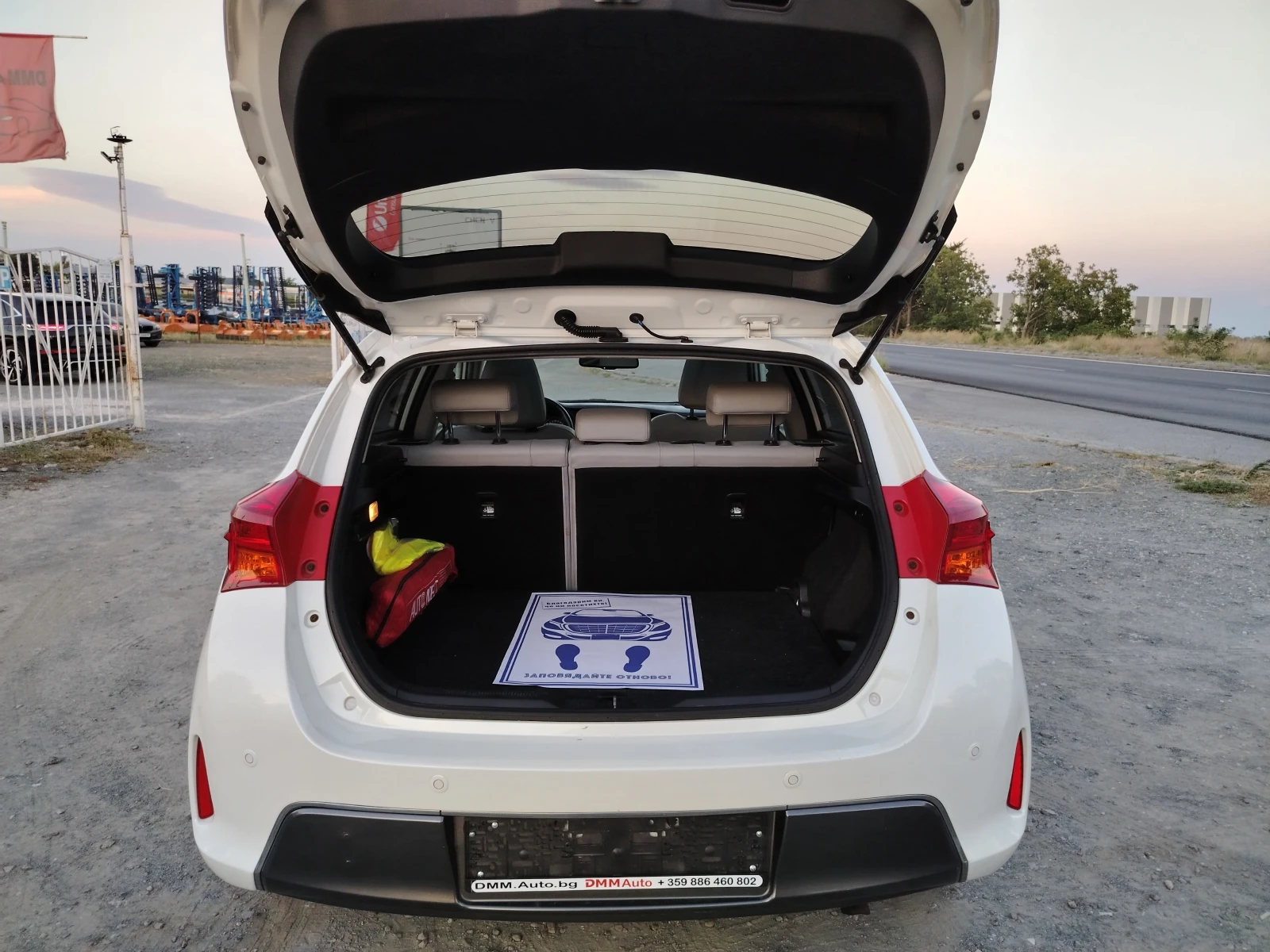 Toyota Auris PREMIUM / HYBRID / ПАНОРАМА / КОЖА / КАМЕРА, снимка 10 - Автомобили и джипове - 55838498