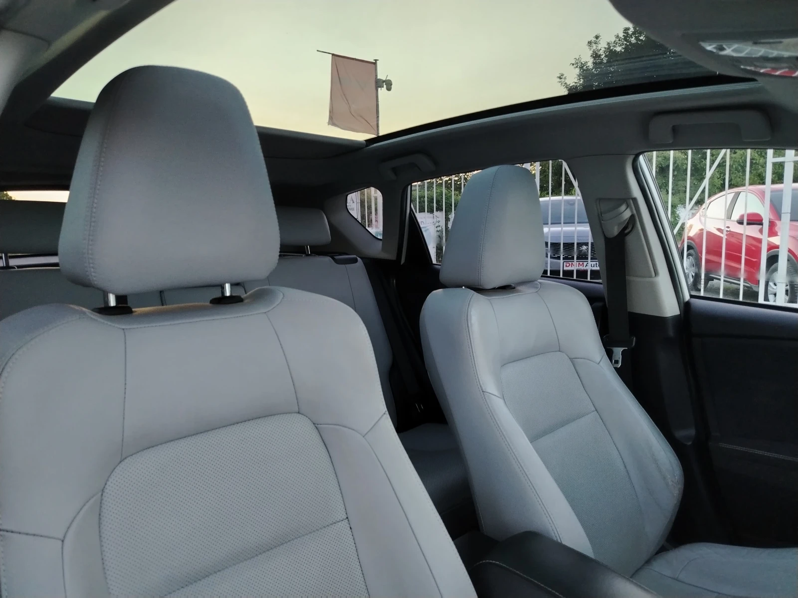 Toyota Auris PREMIUM / HYBRID / ПАНОРАМА / КОЖА / КАМЕРА, снимка 15 - Автомобили и джипове - 55838498
