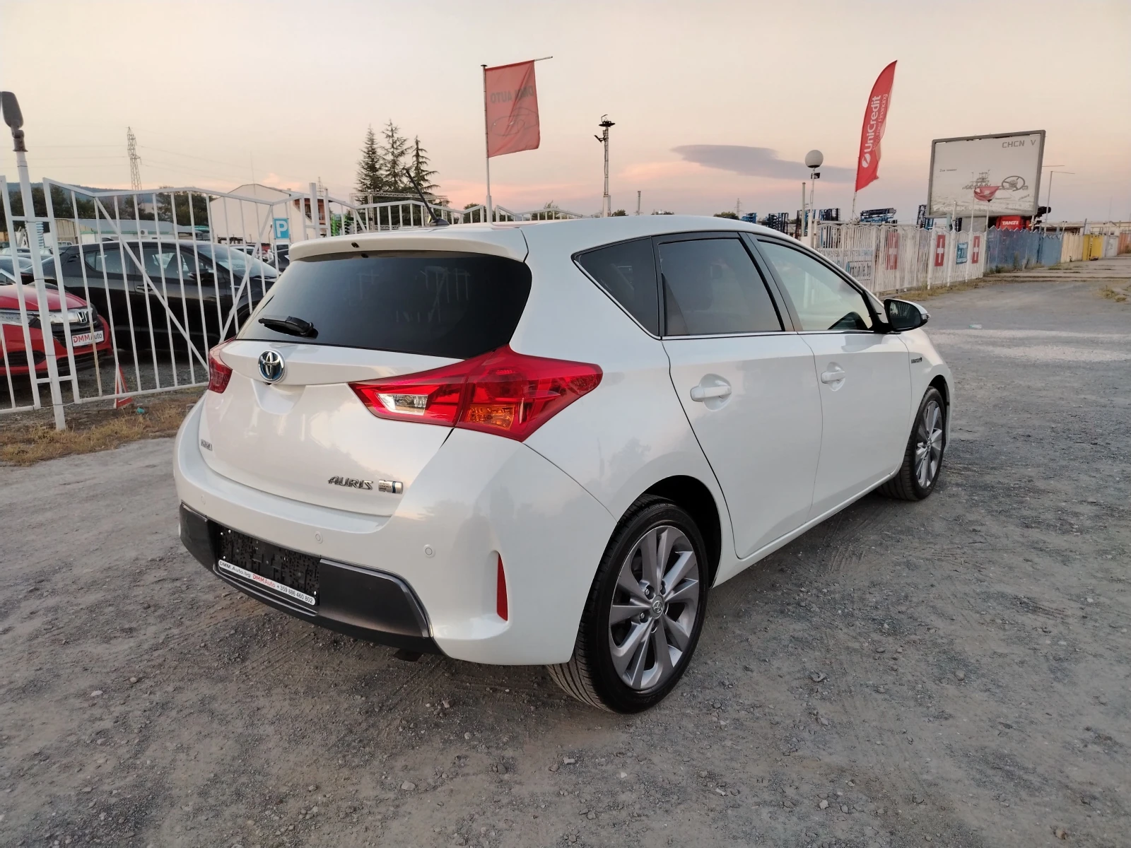 Toyota Auris PREMIUM / HYBRID / ПАНОРАМА / КОЖА / КАМЕРА, снимка 5 - Автомобили и джипове - 55838498