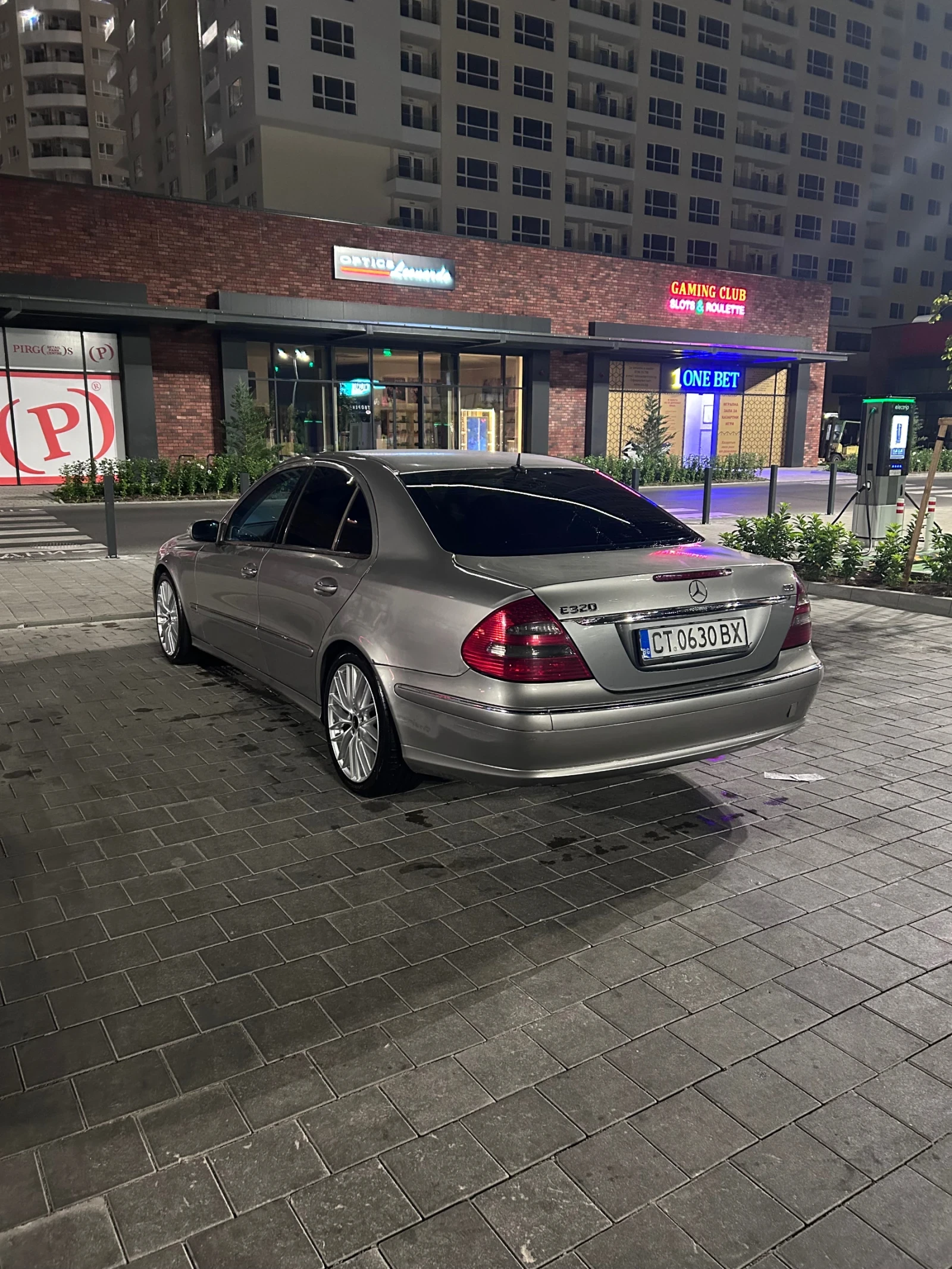 Mercedes-Benz E 320, снимка 7 - Автомобили и джипове - 55941826