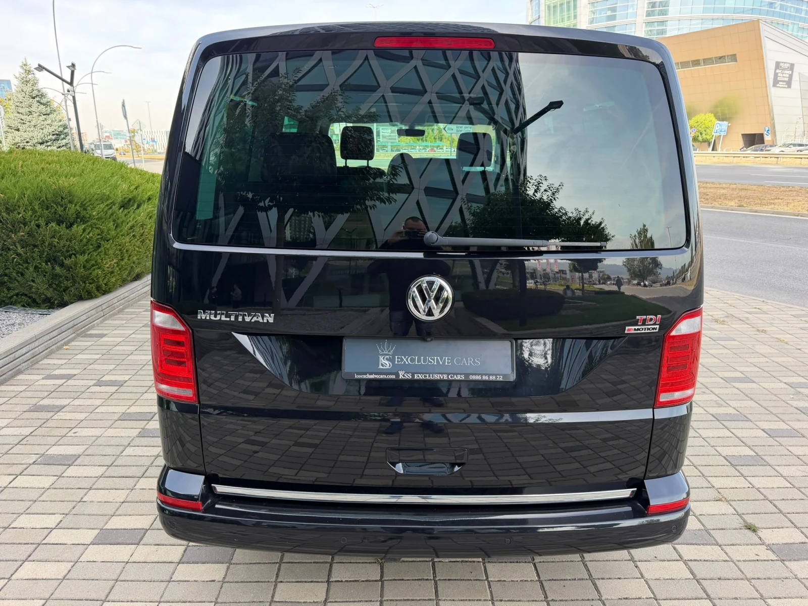 VW Multivan T6* 4MOTION* HIGHLINE* DYNAUDIO* 6+ 1* , снимка 6 - Автомобили и джипове - 56395094