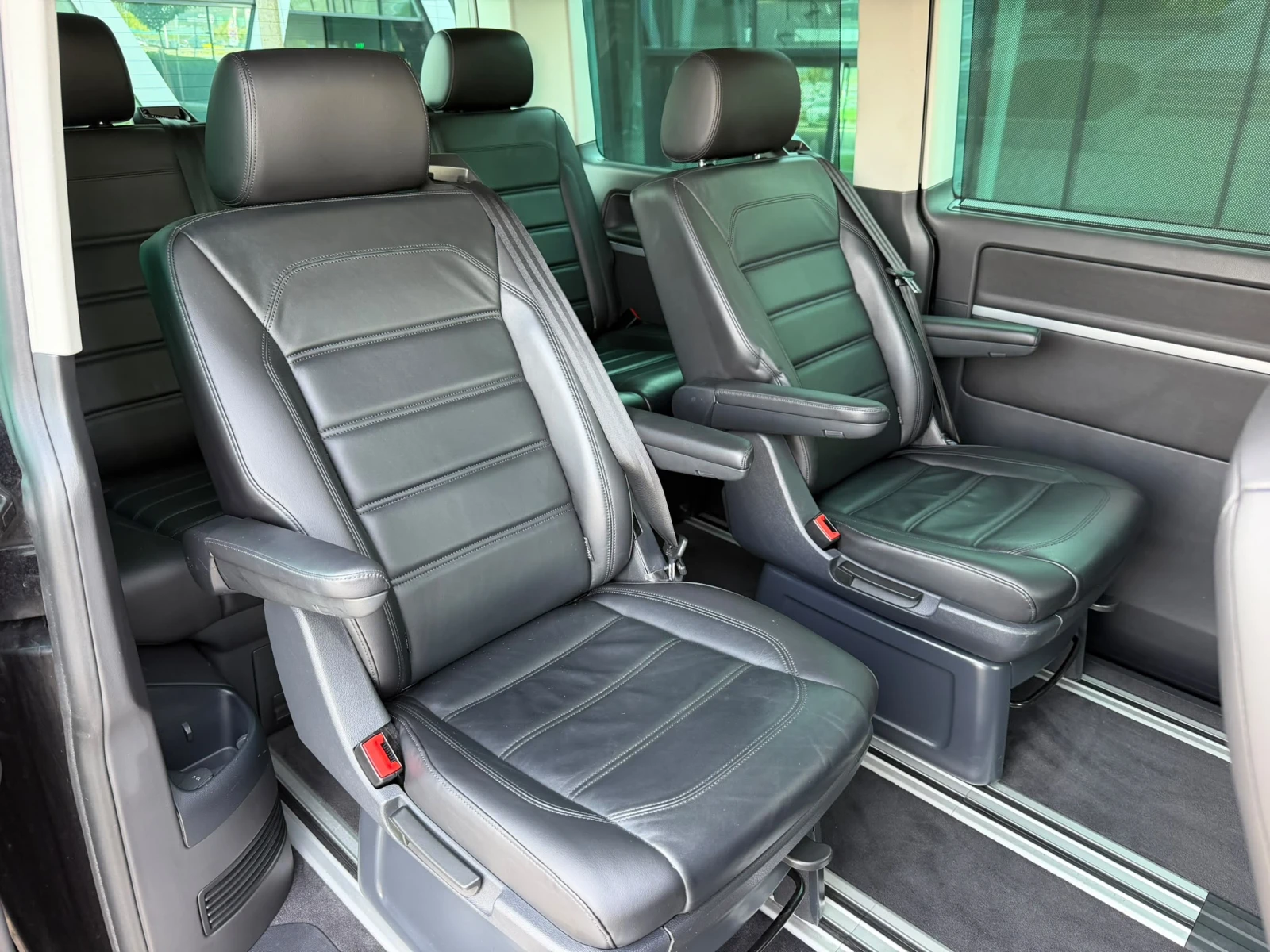 VW Multivan T6* 4MOTION* HIGHLINE* DYNAUDIO* 6+ 1* , снимка 16 - Автомобили и джипове - 56395094