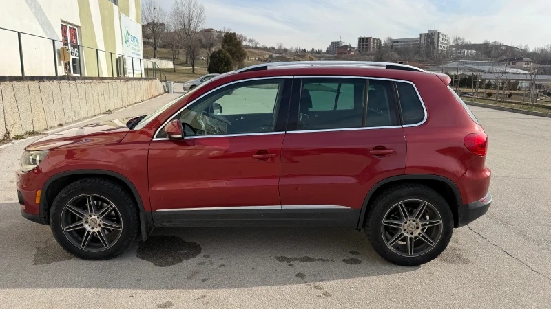 VW Tiguan, снимка 3 - Автомобили и джипове - 49067733