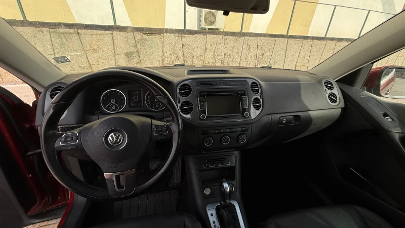 VW Tiguan, снимка 11 - Автомобили и джипове - 49067733