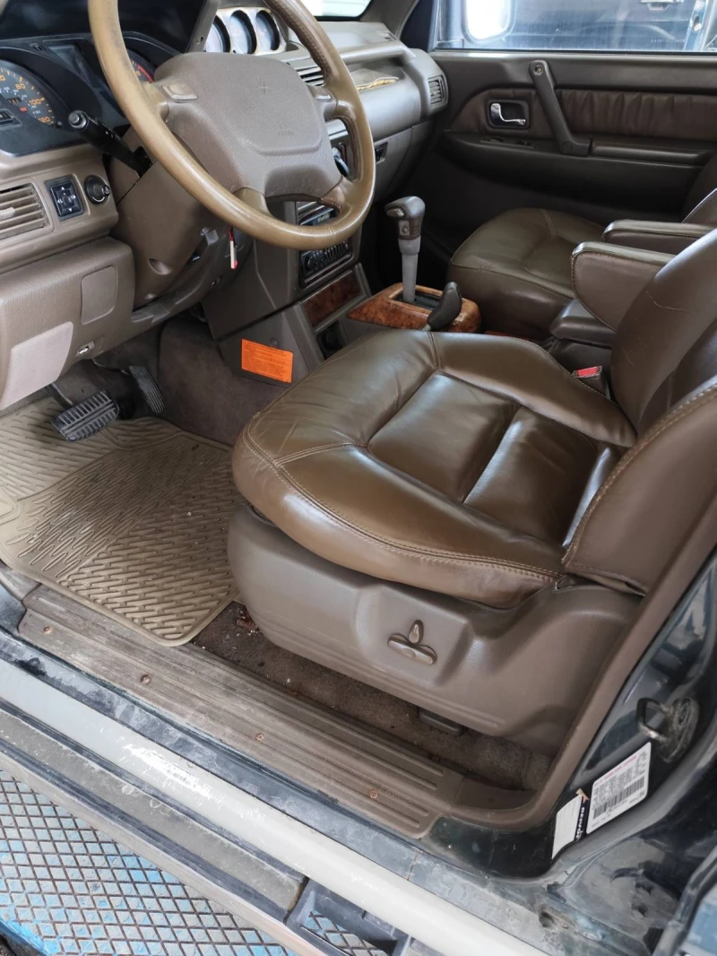 Mitsubishi Montero - 3.0L Бензин + Газ - 4x4 Автоматик, снимка 4 - Автомобили и джипове - 52484005