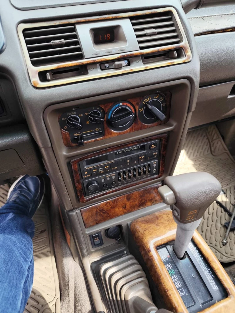 Mitsubishi Montero - 3.0L Бензин + Газ - 4x4 Автоматик, снимка 6 - Автомобили и джипове - 52484005