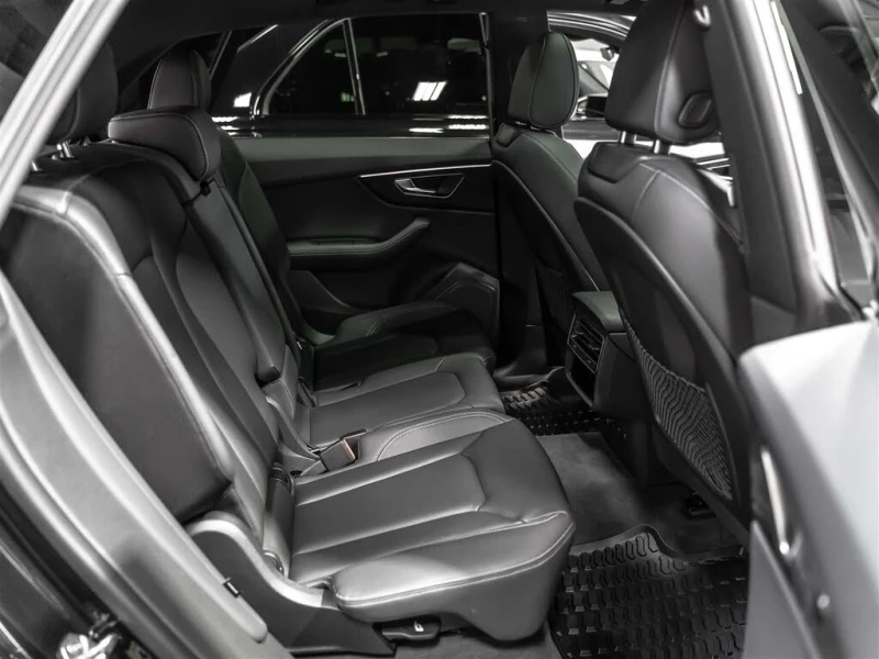 Audi Q8 * S-Line* * HeadUp* AвтоКредит* (ЦЕНА ДО БГ), снимка 14 - Автомобили и джипове - 53403542