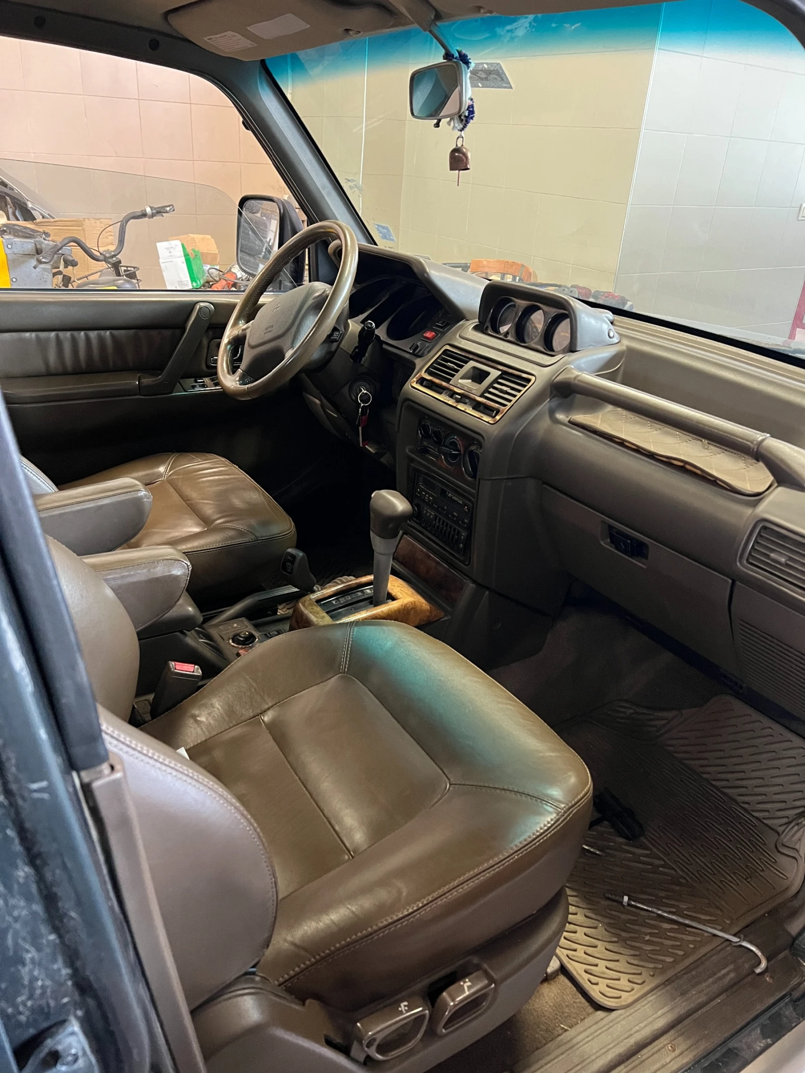 Mitsubishi Montero - 3.0L Бензин + Газ - 4x4 Автоматик - изображение 2
