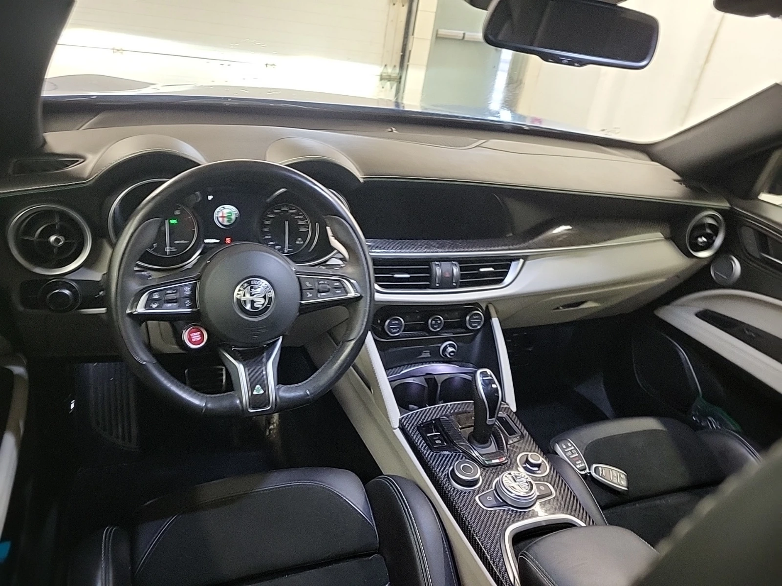 Alfa Romeo Stelvio * QUADRIFOGLIO * CARFAX * ВЪЗМОЖНОСТ ЗА ФИНАНСИРАН - изображение 8