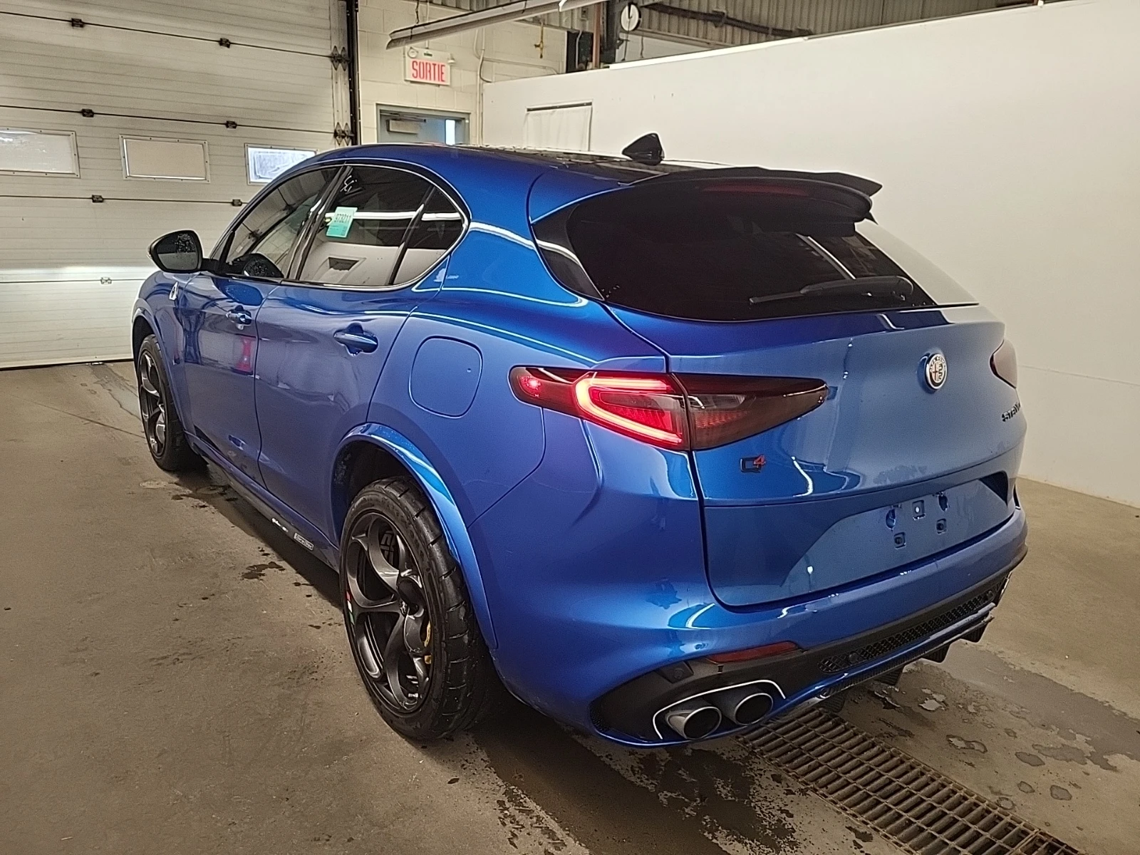 Alfa Romeo Stelvio * QUADRIFOGLIO * CARFAX * ВЪЗМОЖНОСТ ЗА ФИНАНСИРАН - изображение 3