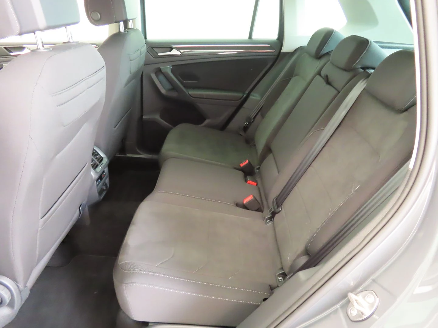 VW Tiguan Elegance 2.0 TDI SCR 4MOTION DSG | Mobile.bg � ����������� 10