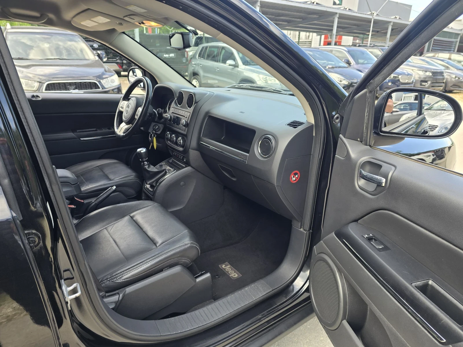 Jeep Compass 2.2crdi Limited 2wd 136к.с, снимка 14 - Автомобили и джипове - 52671408