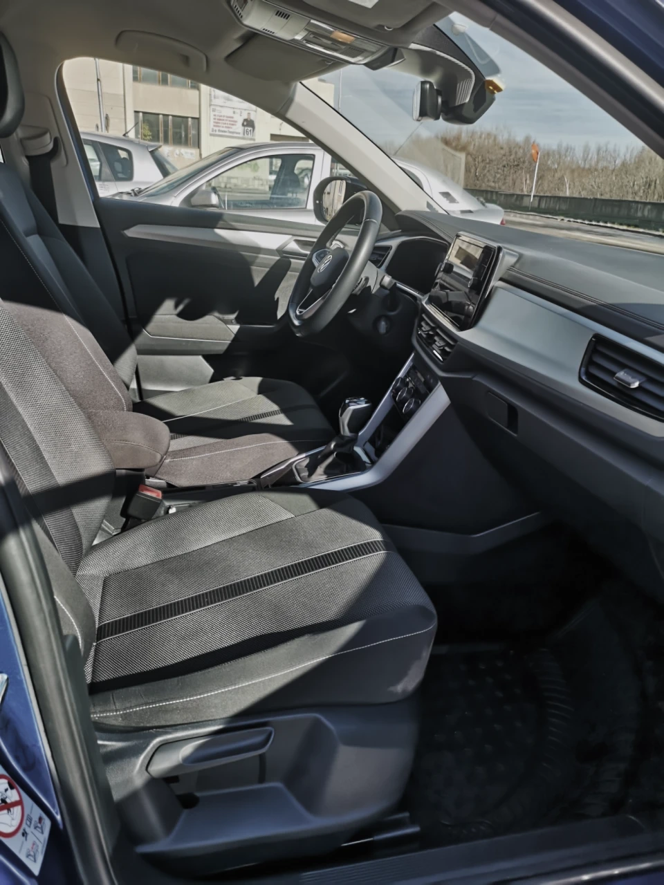 VW T-Roc 1.5 TSI, Бензин, Автоматик - изображение 7