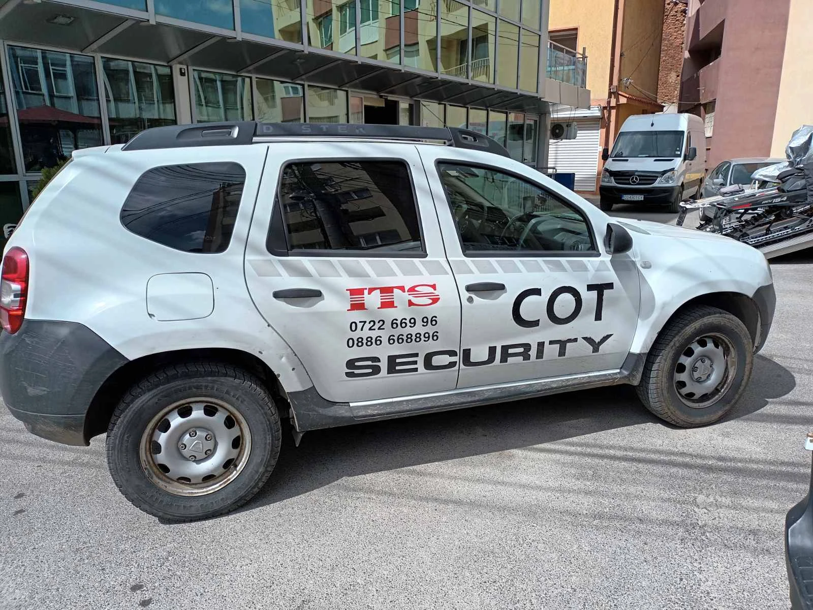 Dacia Duster, снимка 2 - Автомобили и джипове - 54228302