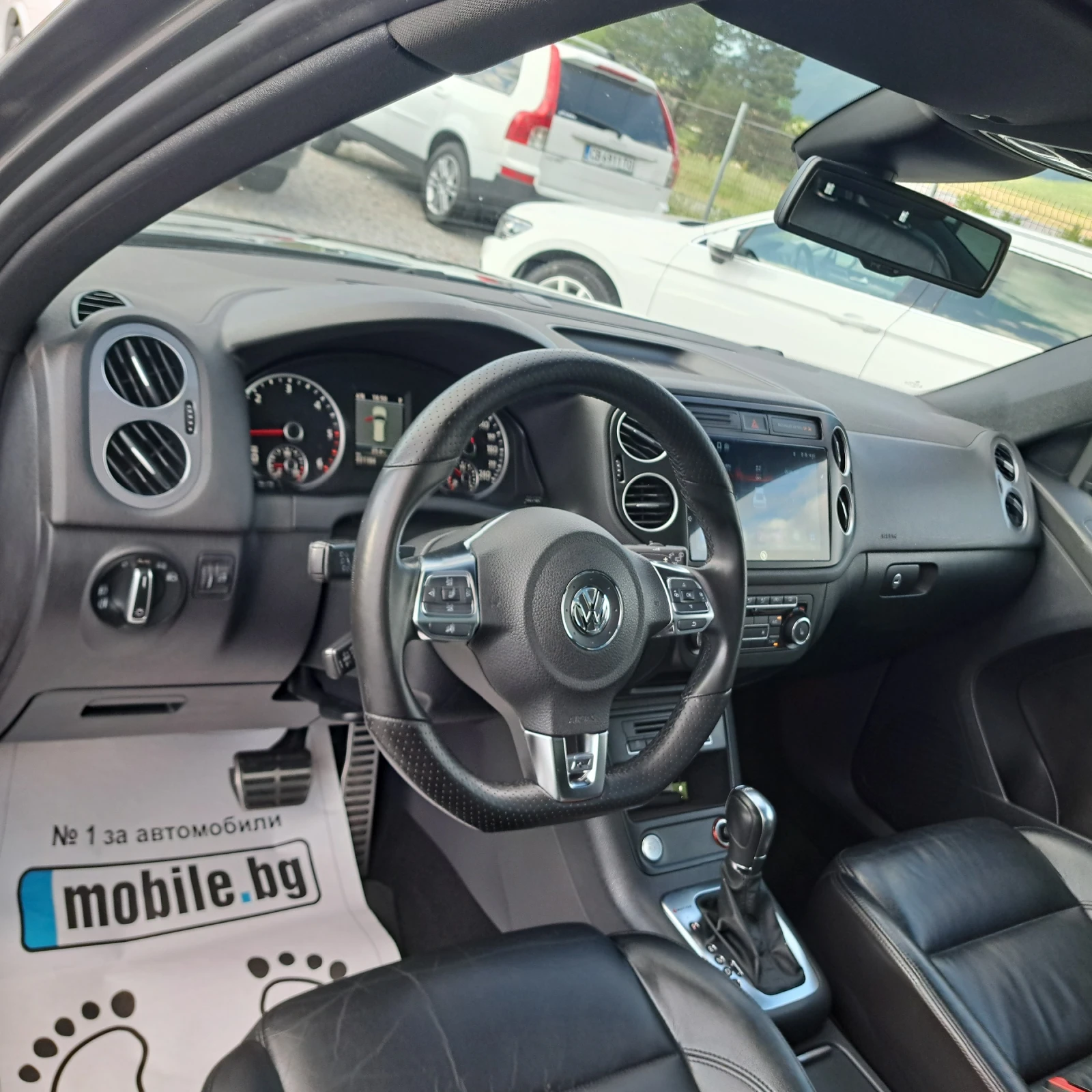VW Tiguan 2.0 TDI R-Exclusiv* Karat 4Motion* Full&Full* Top!, снимка 9 - Автомобили и джипове - 54605224