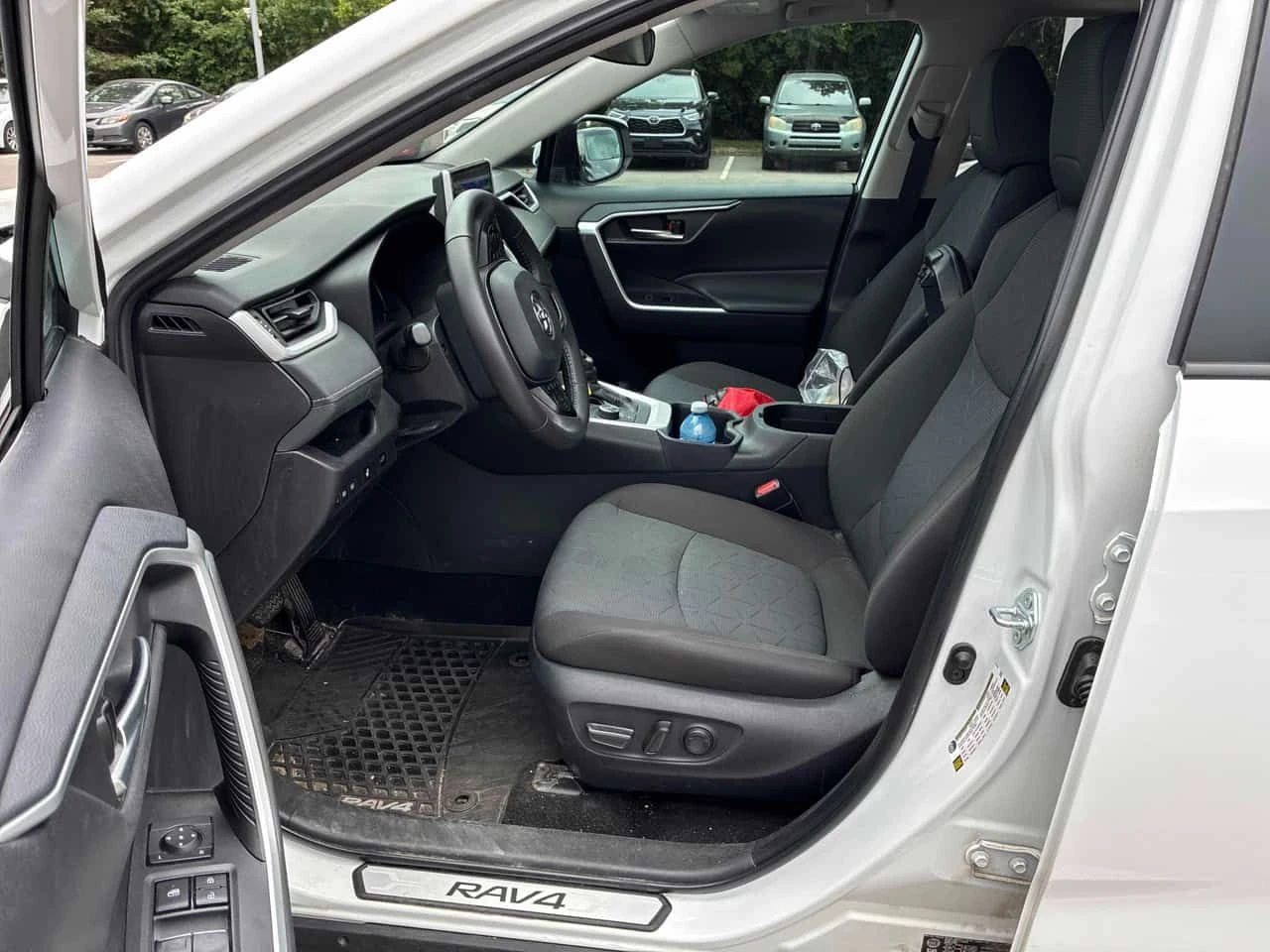 Toyota Rav4 * Hybrid XLE * АВТОКРЕДИТ БЕЗ ПЪРВОНАЧАЛНА ВНОСКА*, снимка 5 - Автомобили и джипове - 55164429