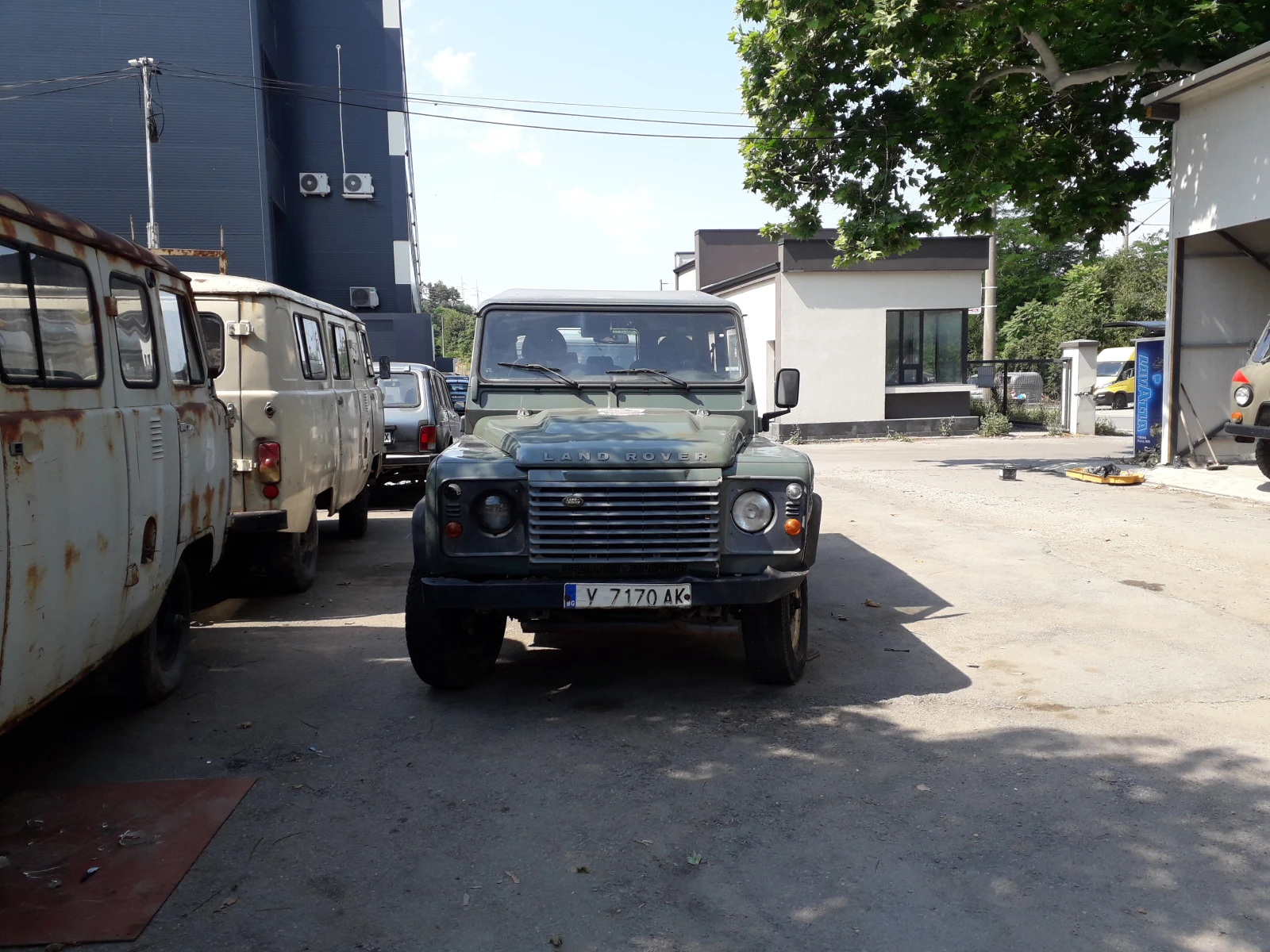 Land Rover Defender 110, снимка 3 - Автомобили и джипове - 55292841