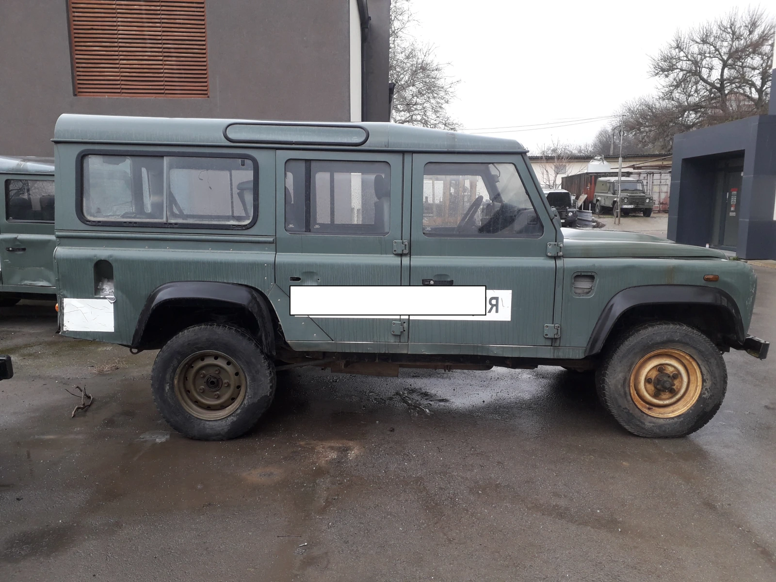 Land Rover Defender 110