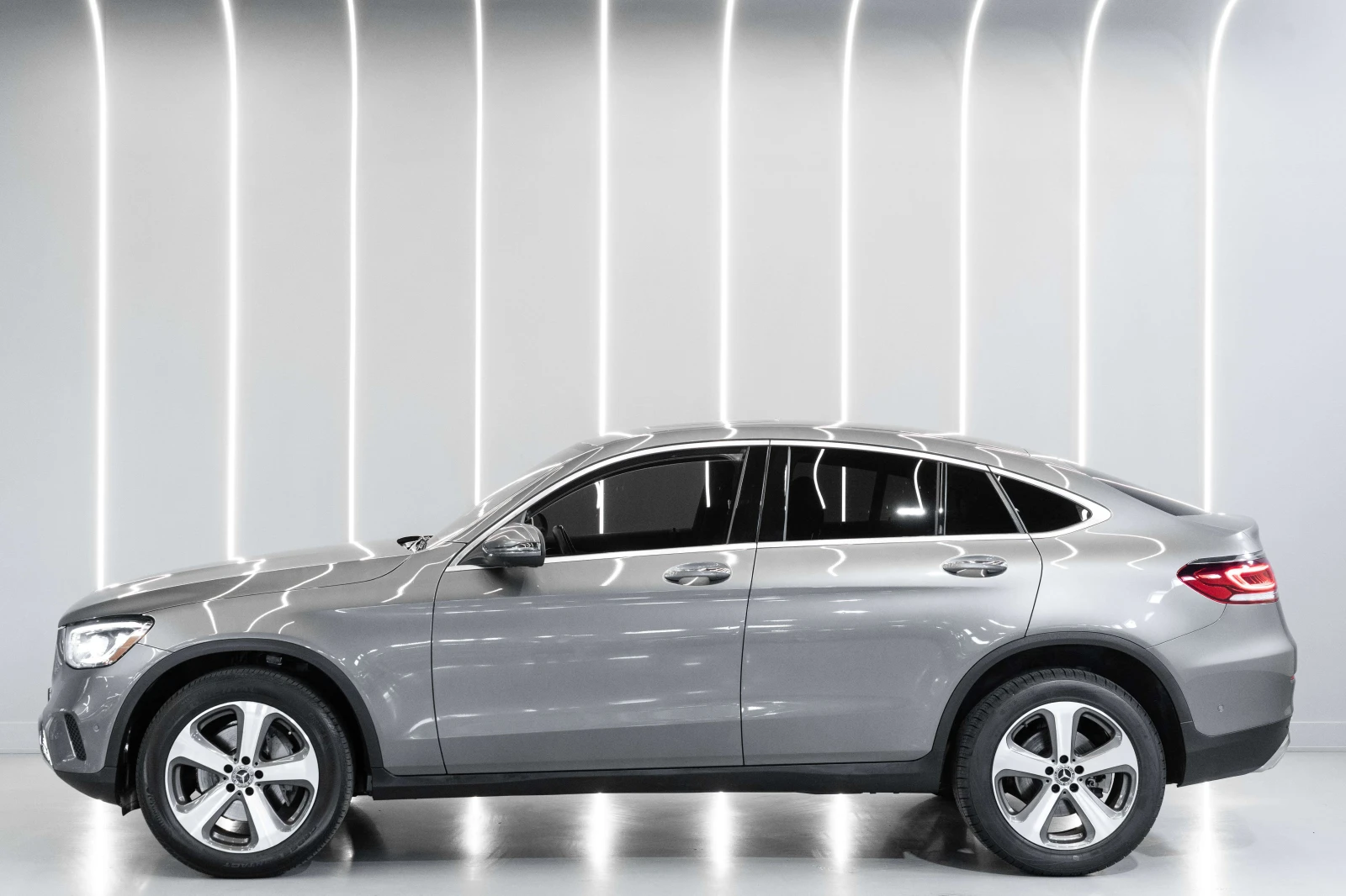 Mercedes-Benz GLC 300 PREM PLUS PKG / АВТОКРЕДИТ, снимка 9 - Автомобили и джипове - 55963639