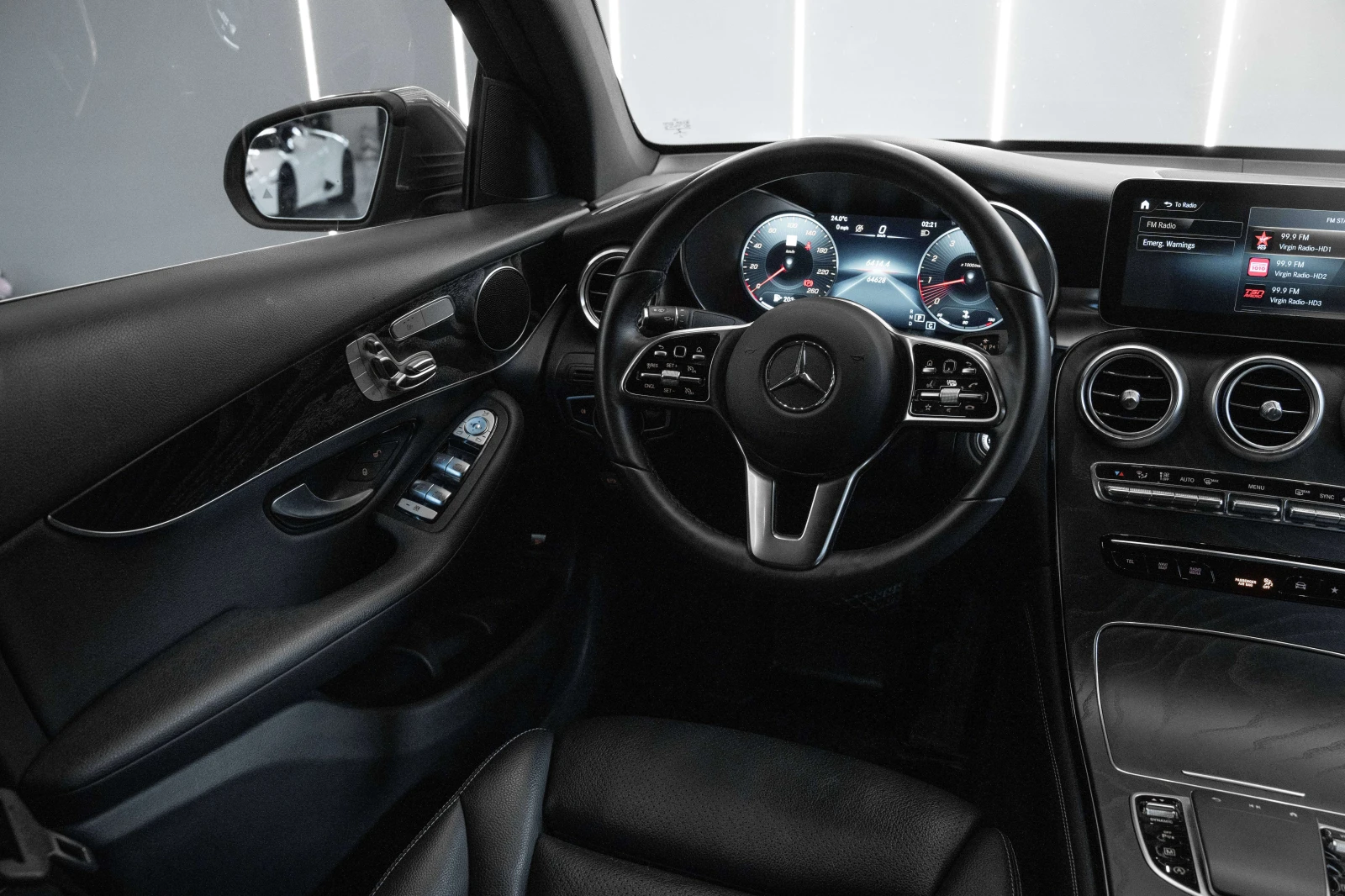 Mercedes-Benz GLC 300 PREM PLUS PKG / АВТОКРЕДИТ, снимка 10 - Автомобили и джипове - 55963639