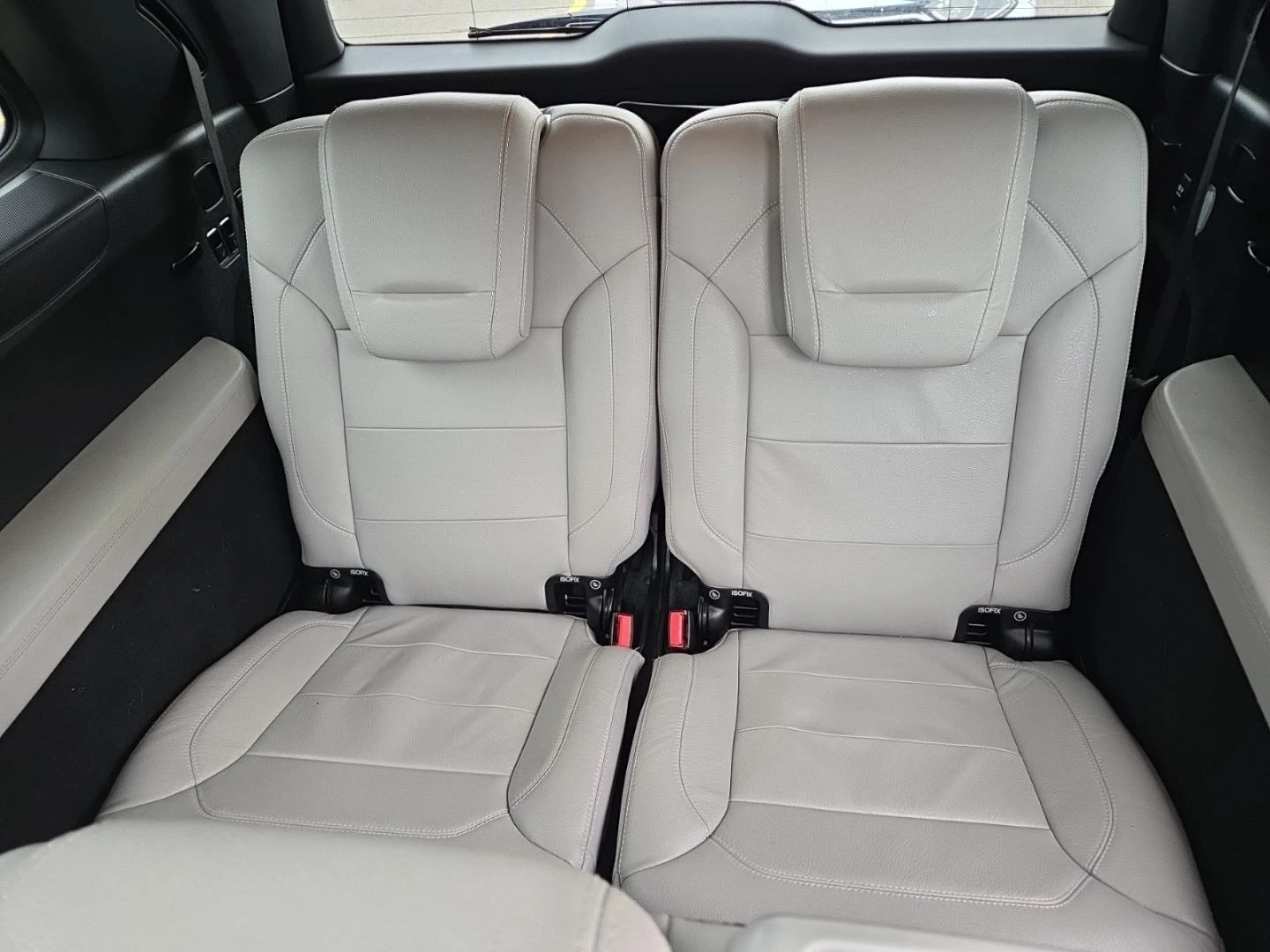Mercedes-Benz GL 350 BlueTEC* Harman/Kardon* 360* Пано* Въздух, снимка 16 - Автомобили и джипове - 56047817