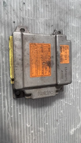     Airbag  /  /  a Mazda 323 - B25E57K30B / 3321457