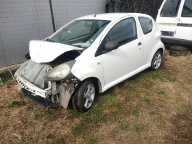 Toyota Aygo 2бр.1.0 на части, снимка 3