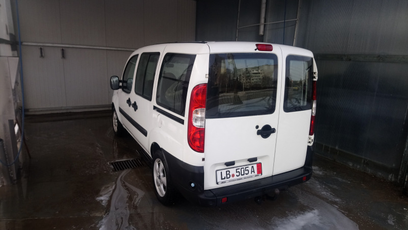 Fiat Doblo 1.6 Бензин/Метан заводски , снимка 4 - Автомобили и джипове - 46984564