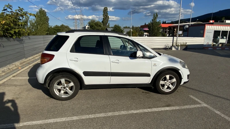 Suzuki SX4 1.6 DDiS, снимка 4 - Автомобили и джипове - 47662921