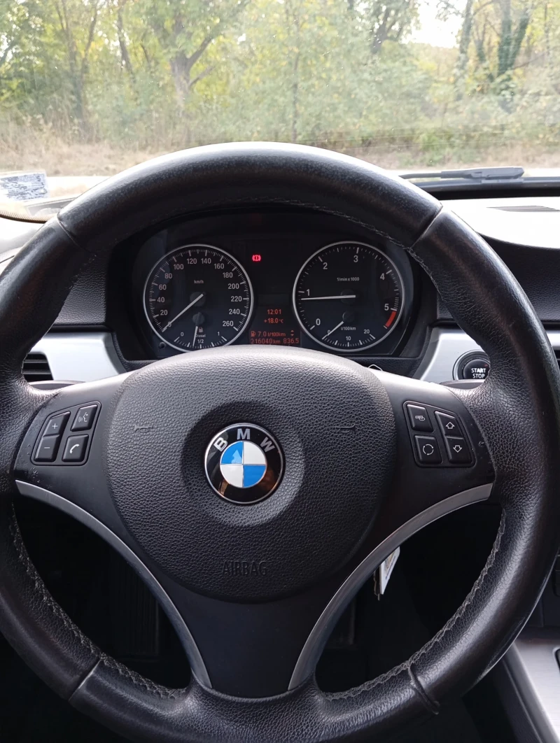 BMW 318 2, 0D 2010г, снимка 11 - Автомобили и джипове - 47469950