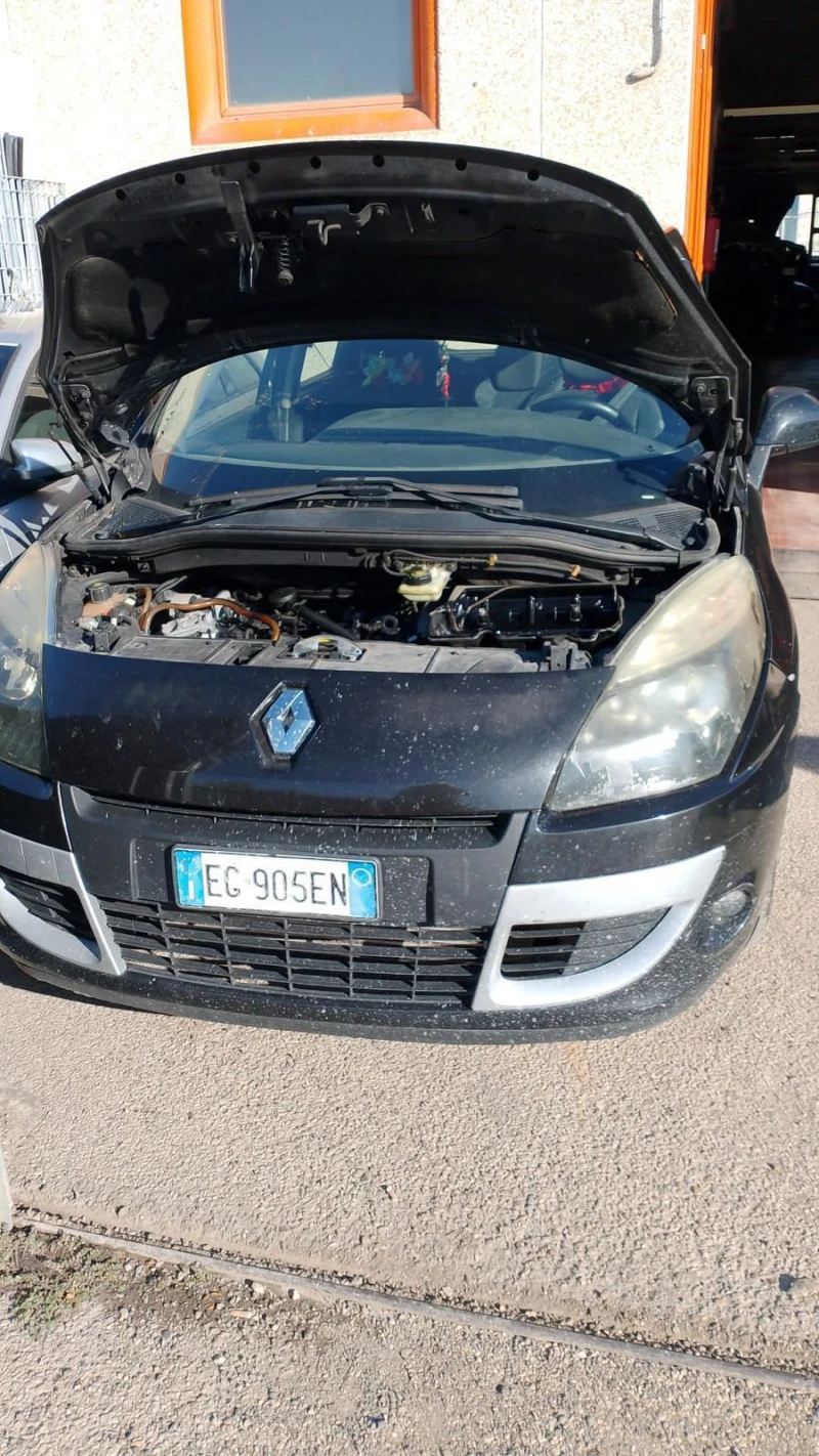 Renault Scenic, снимка 1 - Автомобили и джипове - 48080715