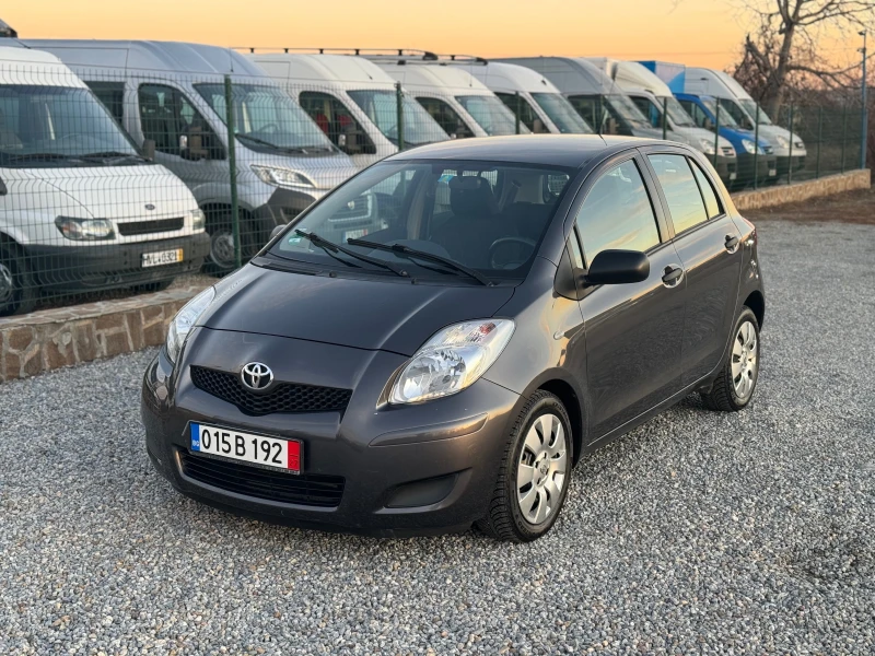 Toyota Yaris 1.3i* 2010г* Климатик* 6ск* Топ* Германия, снимка 1 - Автомобили и джипове - 48394566