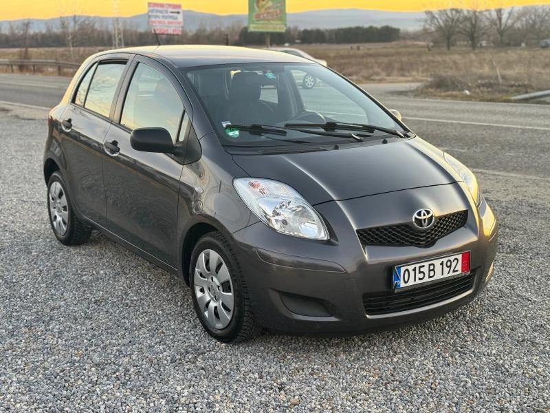 Toyota Yaris 1.3i* 2010г* Климатик* 6ск* Топ* Германия, снимка 3 - Автомобили и джипове - 48394566