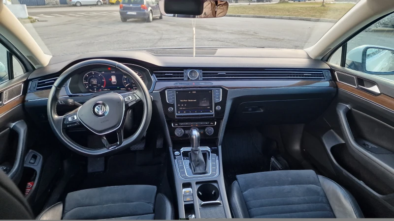 VW Passat 2.0 TDi Digital, снимка 14 - Автомобили и джипове - 49091688