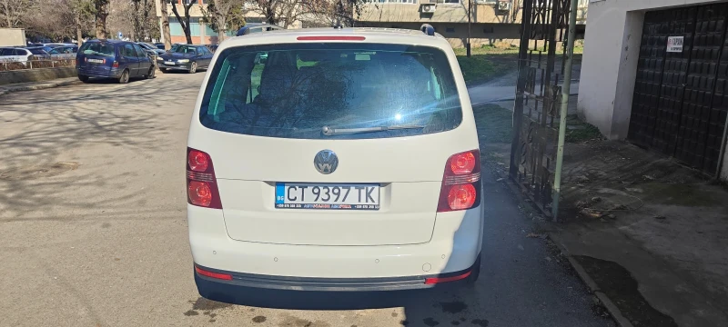 VW Touran, снимка 3 - Автомобили и джипове - 49375735