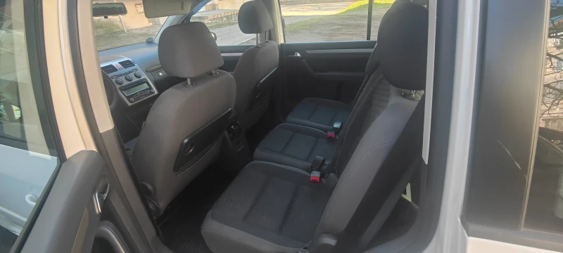 VW Touran, снимка 9 - Автомобили и джипове - 49375735