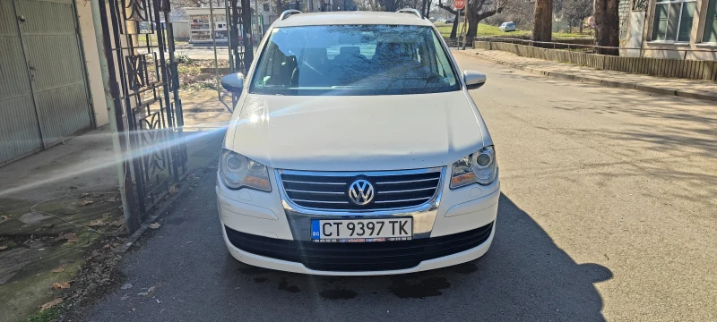 VW Touran, снимка 1 - Автомобили и джипове - 49375735