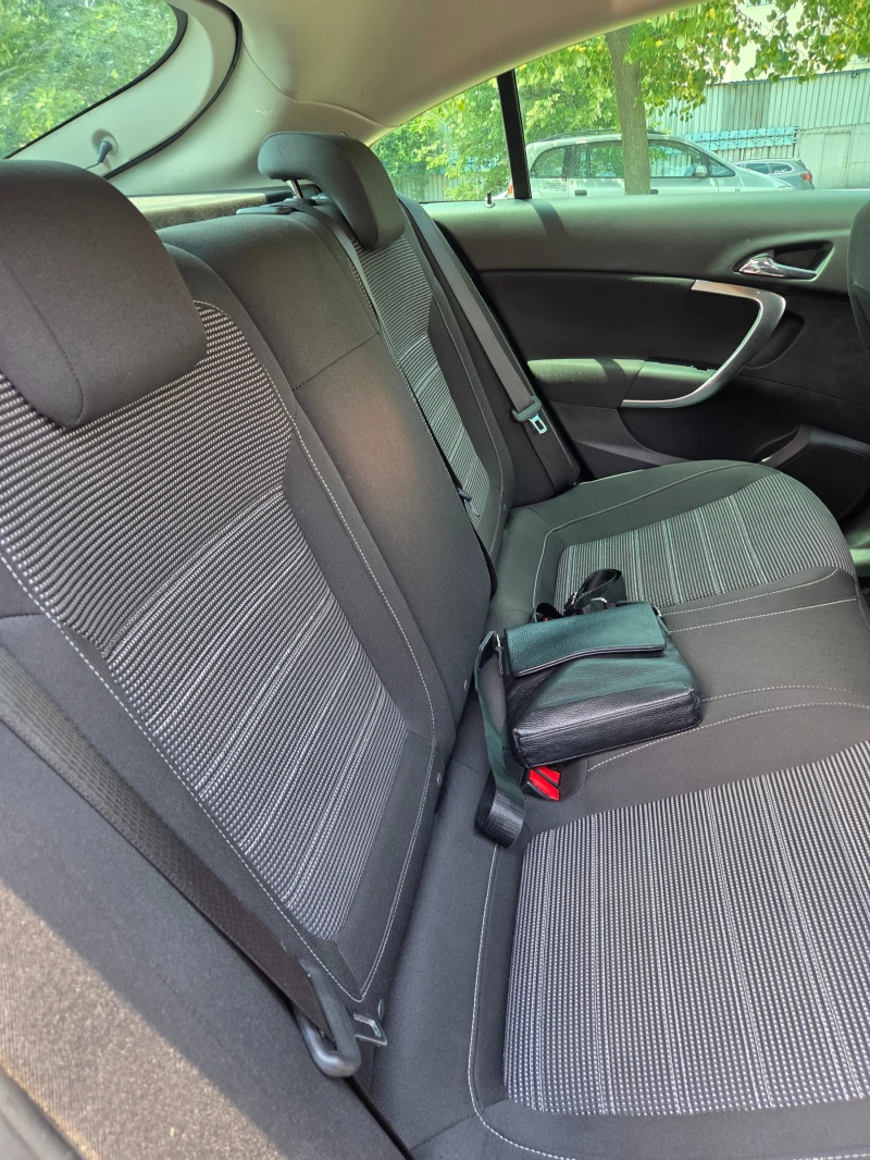 Opel Insignia 2000 CDTi ecoFlex, снимка 10 - Автомобили и джипове - 51908438