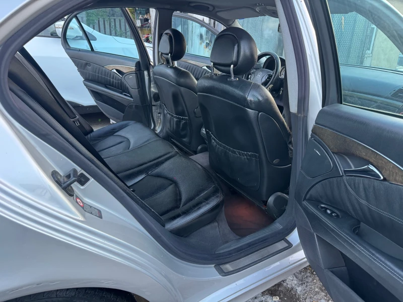 Mercedes-Benz E 220 CDi 150HP AVTOMAT AVANTGARDE 2005G, снимка 16 - Автомобили и джипове - 52441708