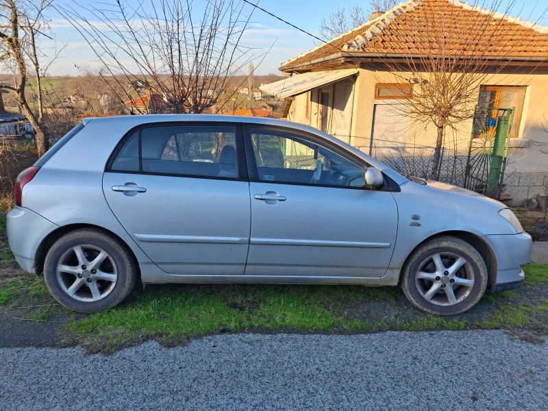Toyota Corolla Hatchback, снимка 2 - Автомобили и джипове - 53100473