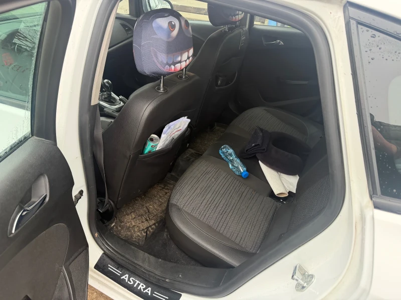 Opel Astra 1.6 cdti, снимка 9 - Автомобили и джипове - 53381046