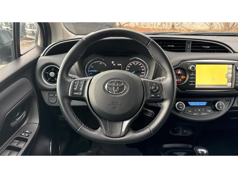 Toyota Yaris, снимка 9 - Автомобили и джипове - 48096906