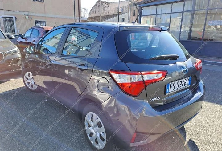 Toyota Yaris 1.5 HYBRID BUSNESS, снимка 9 - Автомобили и джипове - 48771675