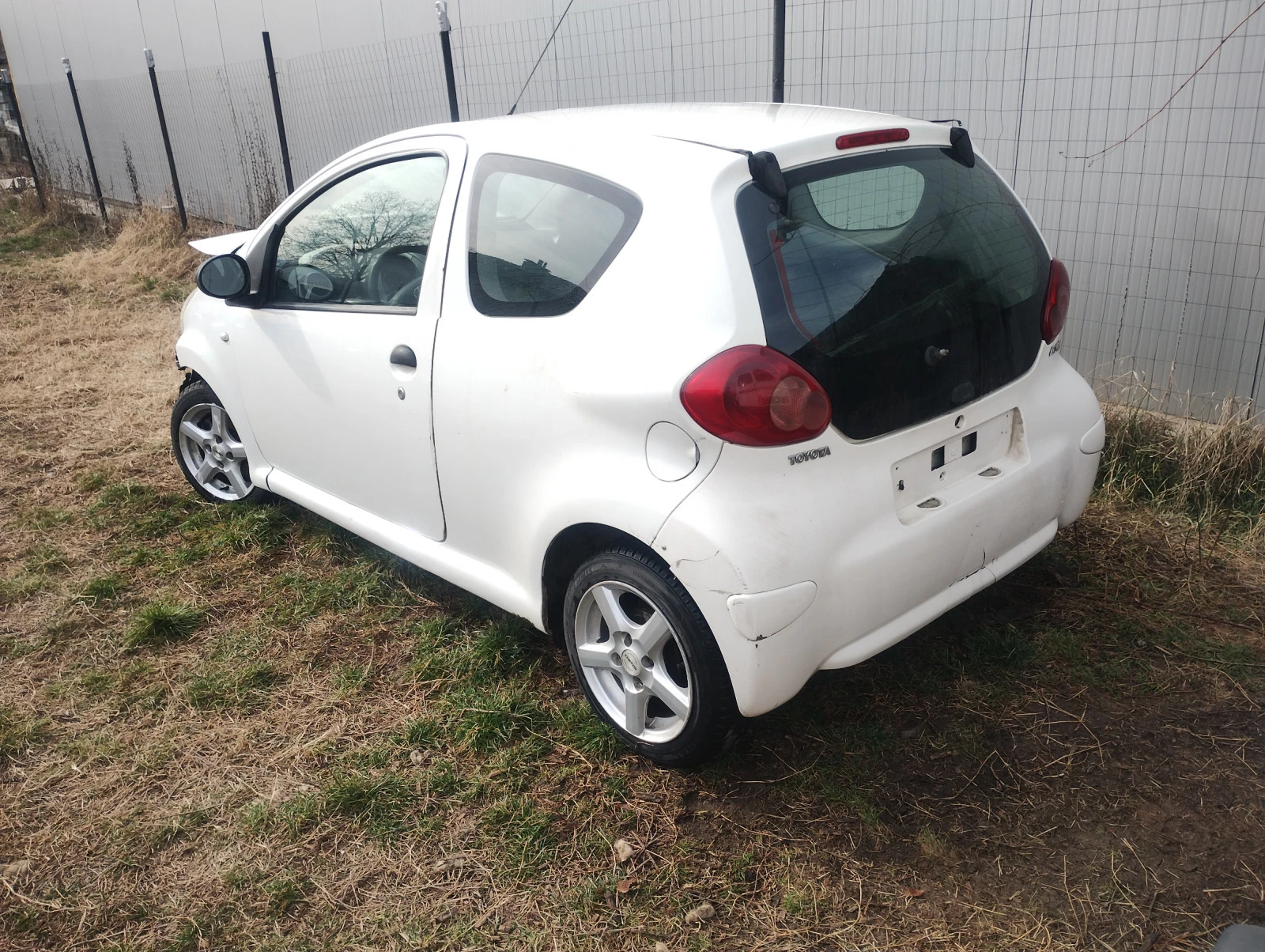Toyota Aygo 2.1.0   | Mobile.bg   1